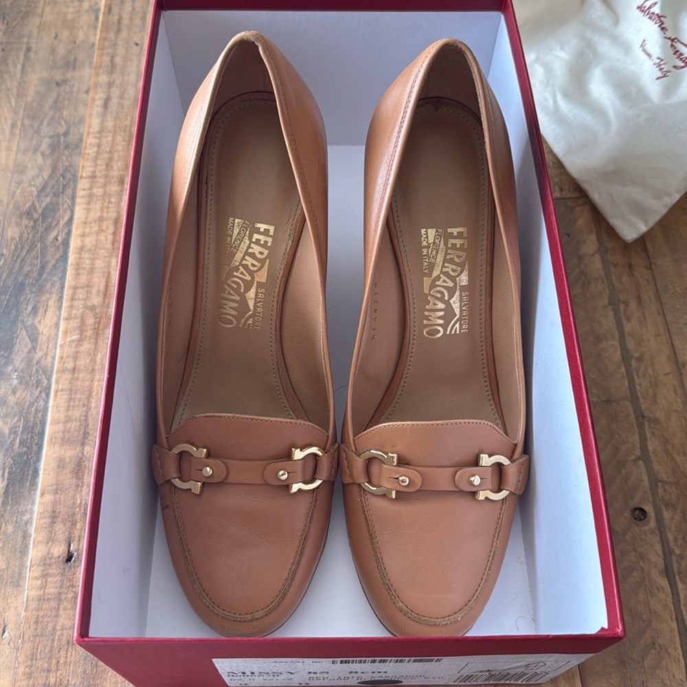 Salvatore Ferragamo Loafer Pumps